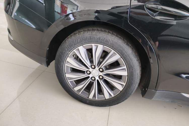 Used Hongqi E-QM5 2023 Revised Version Basic Travel Edition Right Rear Wheel Hub