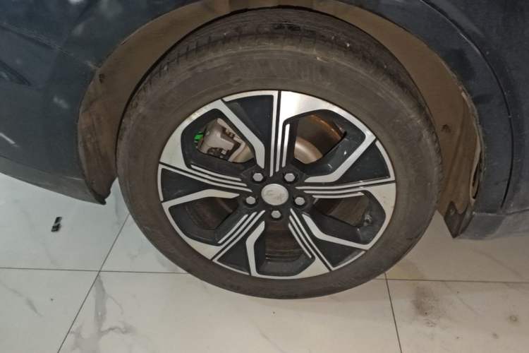 Used Hongqi E-QM5 2023 Revised Version Basic Travel Edition Right Rear Wheel Hub