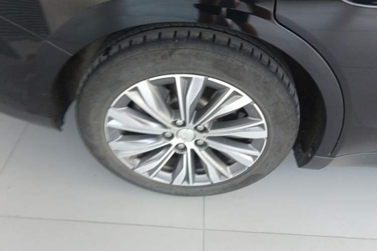 Used Hongqi E-QM5 2023 560km PLUS Right Rear Wheel Hub