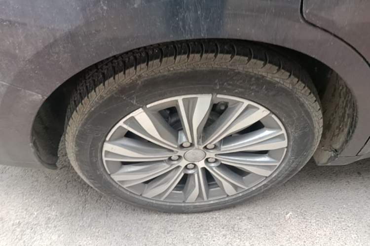 Used Hongqi E-QM5 2023 620km PLUS Right Rear Wheel Hub