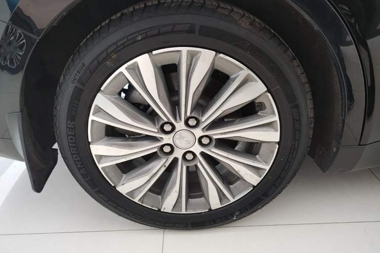 Used Hongqi E-QM5 2023 620km PLUS Right Rear Wheel Hub