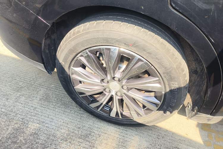 Used Hongqi E-QM5 2023 Base Travel Edition Right Rear Wheel Hub