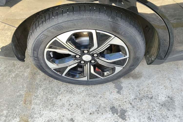 Used Hongqi E-QM5 2023 Revised Version Basic Travel Edition Right Rear Wheel Hub