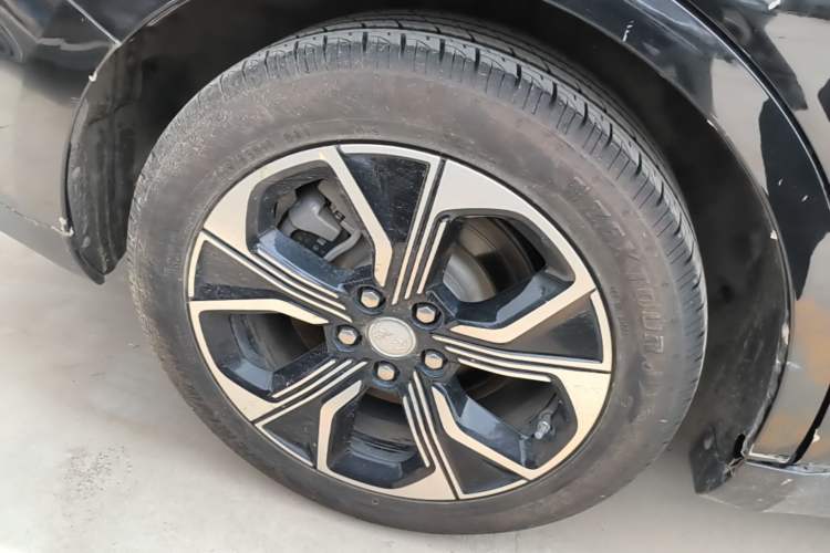 Used Hongqi E-QM5 2023 Revised Version Basic Travel Edition Right Rear Wheel Hub
