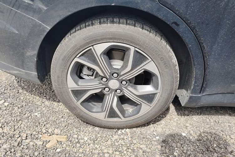 Used Hongqi E-QM5 2023 Revised Version Basic Travel Edition Right Rear Wheel Hub