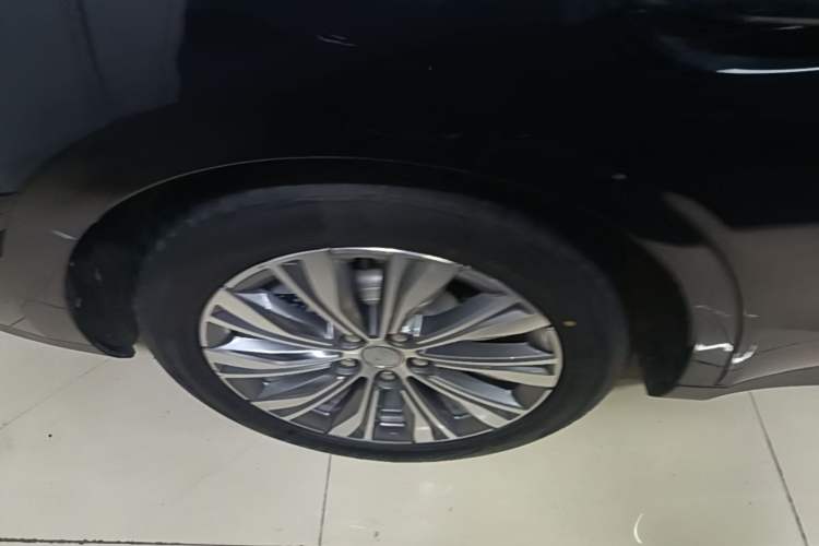 Used Hongqi E-QM5 2023 620km PLUS Right Rear Wheel Hub