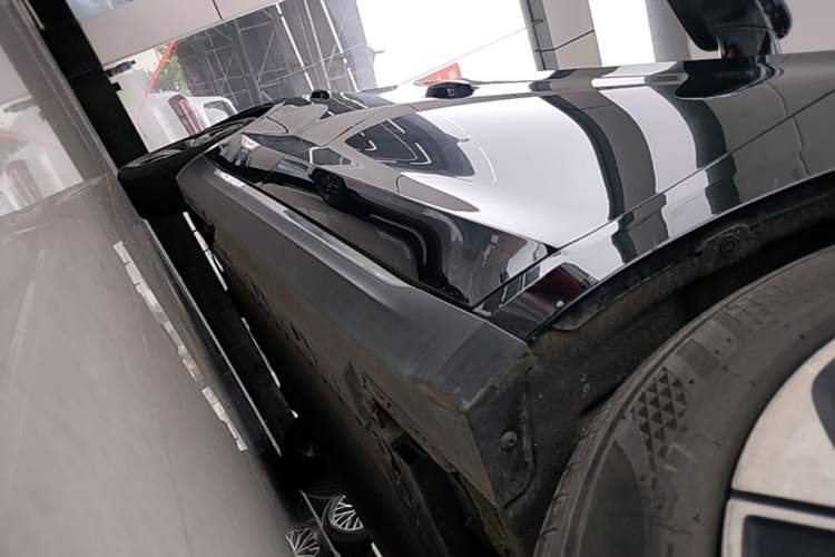 Used Hongqi E-QM5 2023 Base Travel Edition Right Side Sill