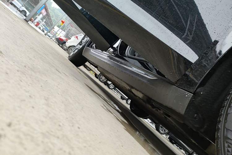 Used Hongqi E-QM5 2023 Revised Version Basic Travel Edition Right Side Sill