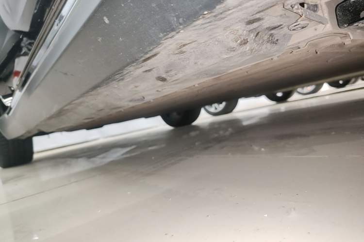 Used Hongqi E-QM5 2023 Revised Version Basic Travel Edition Right Side Sill