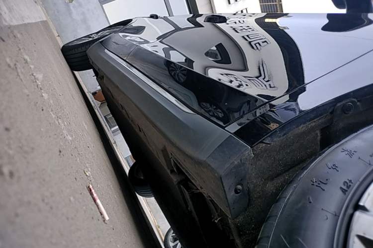 Used Hongqi E-QM5 2023 620km PLUS Right Side Sill