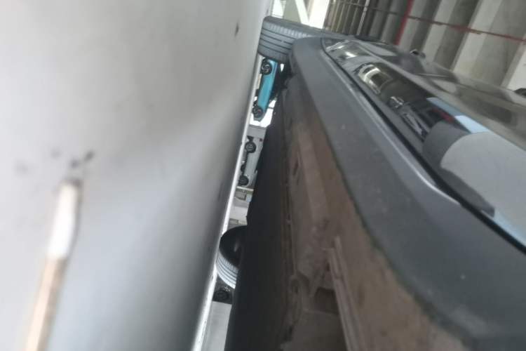 Used Hongqi E-QM5 2023 Revised Version Basic Travel Edition Right Side Sill