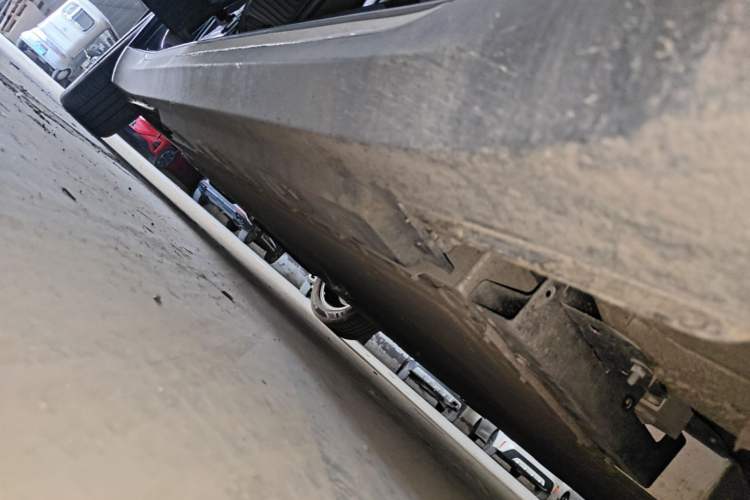 Used Hongqi E-QM5 2023 Revised Version Basic Travel Edition Right Side Sill