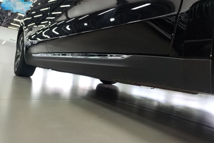 Used Hongqi E-QM5 2023 Revised Version Basic Travel Edition Right Side Sill