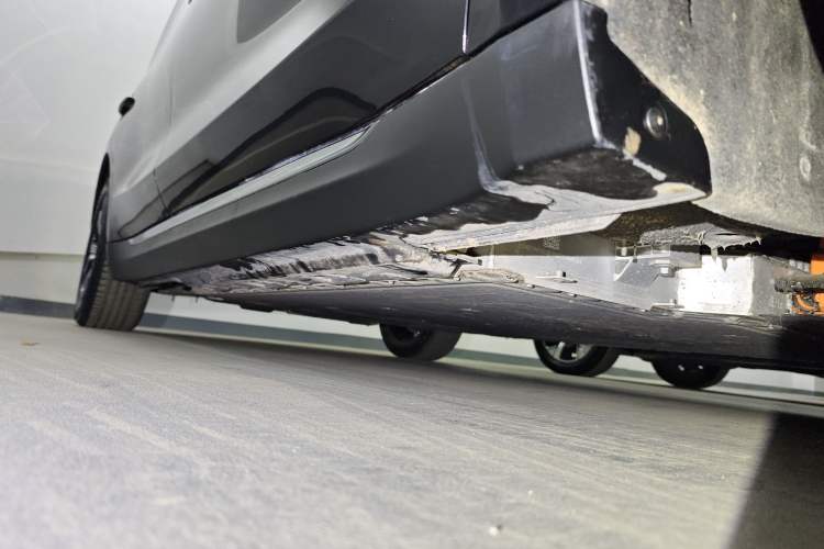Used Hongqi E-QM5 2023 Revised Version Basic Travel Edition Right Side Sill