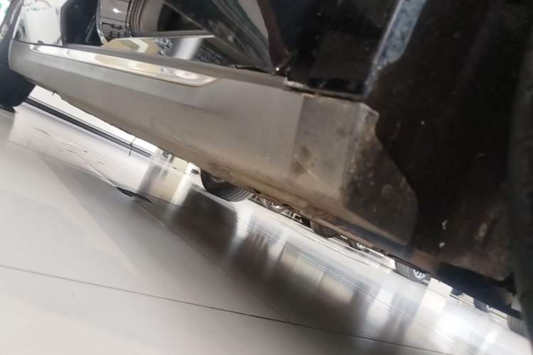 Used Hongqi E-QM5 2023 Revised Version Basic Travel Edition Right Side Sill