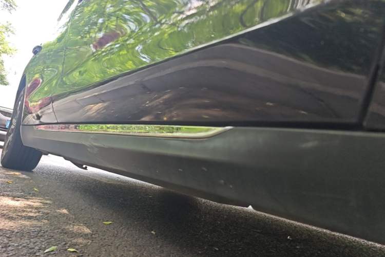 Used Hongqi E-QM5 2023 Revised Version Basic Travel Edition Right Side Sill