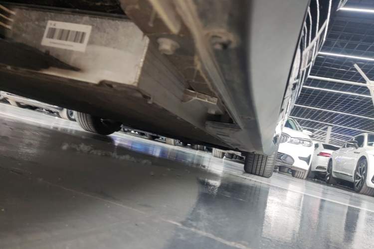 Used Hongqi E-QM5 2023 Revised Version Basic Travel Edition Right Side Sill