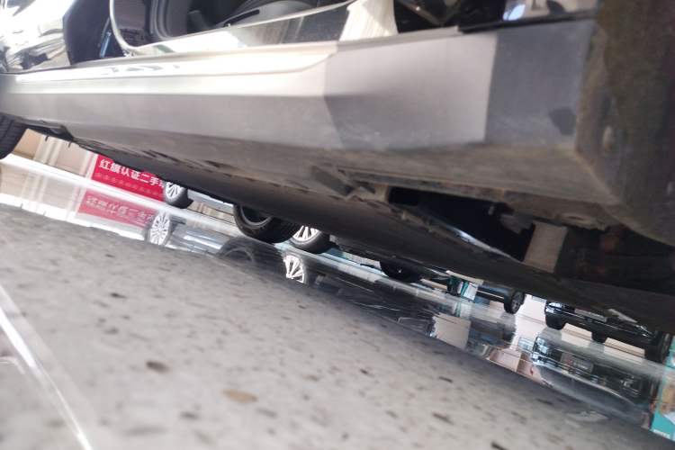 Used Hongqi E-QM5 2023 Revised Version Basic Travel Edition Right Side Sill