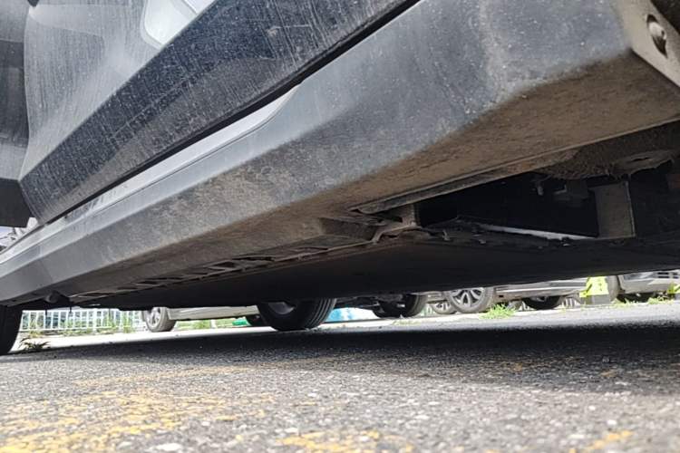 Used Hongqi E-QM5 2023 Base Travel Edition Right Side Sill