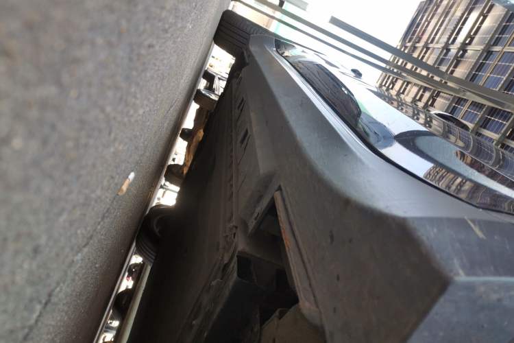 Used Hongqi E-QM5 2023 Revised Version Basic Travel Edition Right Side Sill