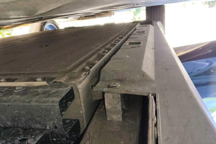 Used Hongqi E-QM5 2023 Revised Version Basic Travel Edition Right Side Sill