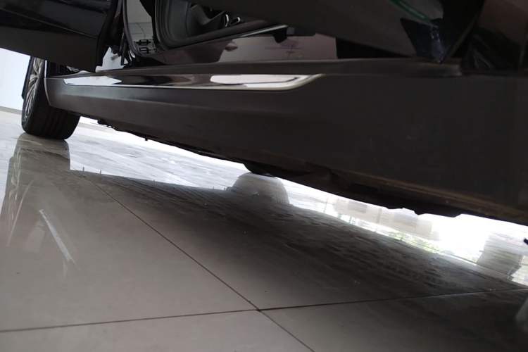 Used Hongqi E-QM5 2023 620km PLUS Right Side Sill