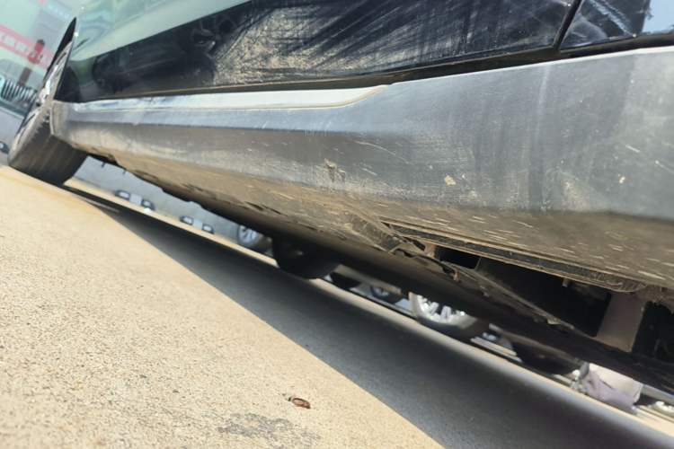 Used Hongqi E-QM5 2023 Base Travel Edition Right Side Sill