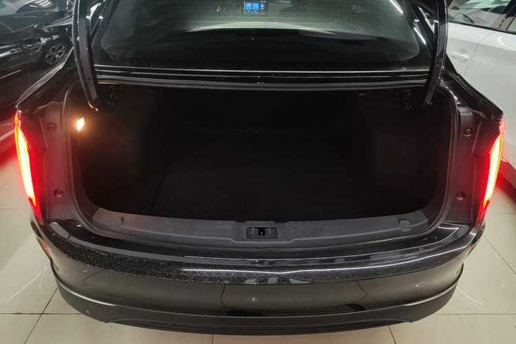 Used Hongqi E-QM5 2023 Revised Version Basic Travel Edition Trunk