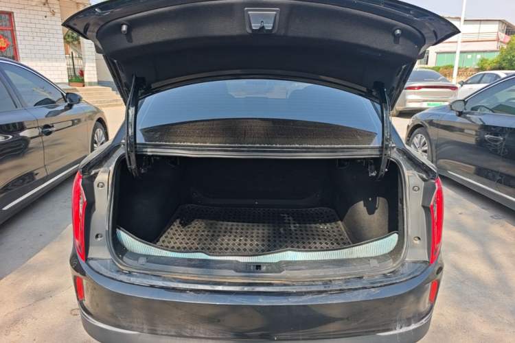 Used Hongqi E-QM5 2023 Revised Version Basic Travel Edition Trunk