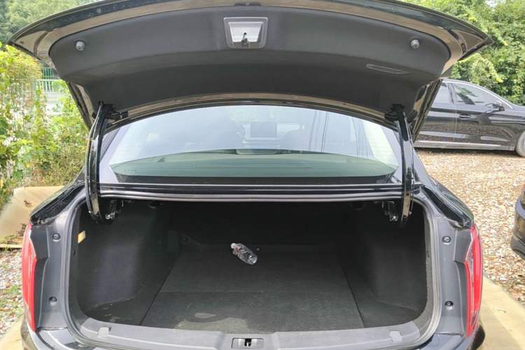 Used Hongqi E-QM5 2023 Revised Version Basic Travel Edition Trunk