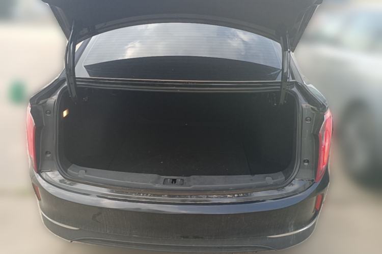 Used Hongqi E-QM5 2023 Base Travel Edition Trunk