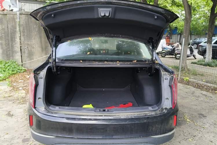 Used Hongqi E-QM5 2023 Base Travel Edition Trunk