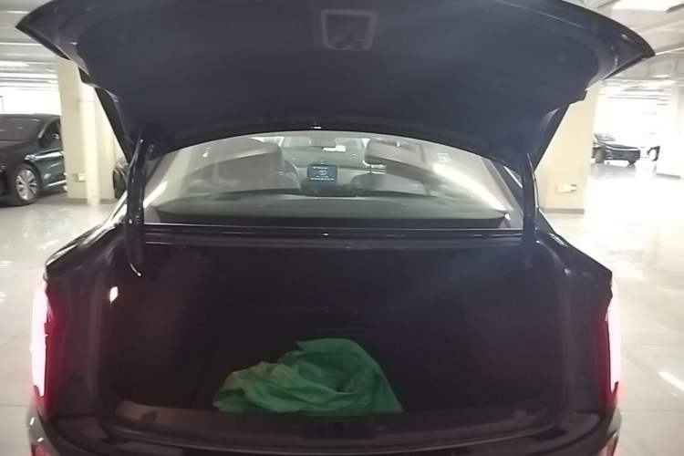 Used Hongqi E-QM5 2023 Revised Version Basic Travel Edition Trunk