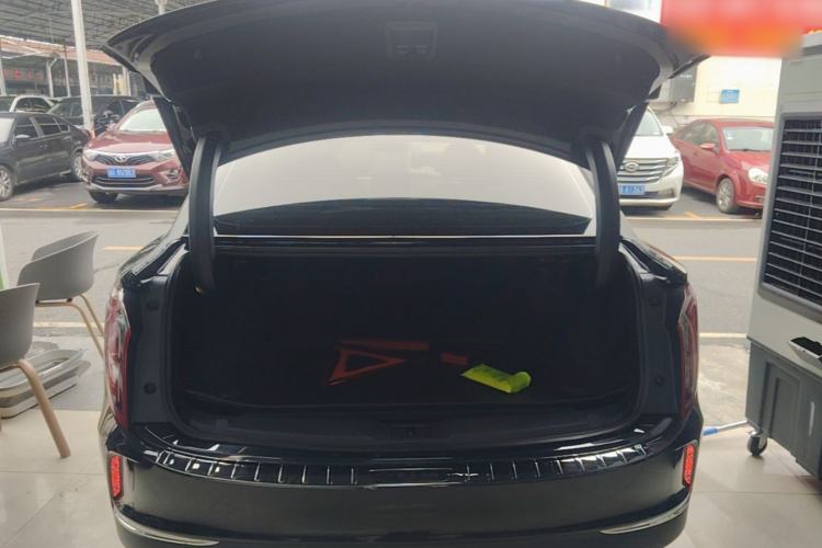 Used Hongqi E-QM5 2023 620km PLUS Trunk