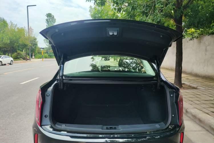 Used Hongqi E-QM5 2023 Revised Version Basic Travel Edition Trunk