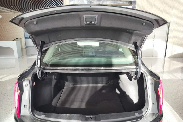 Used Hongqi E-QM5 2023 Revised Version Basic Travel Edition Trunk
