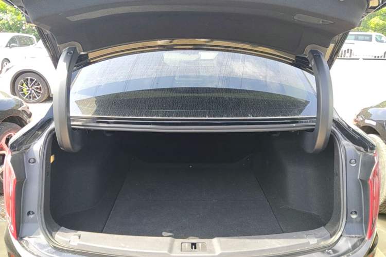Used Hongqi E-QM5 2023 Base Travel Edition Trunk