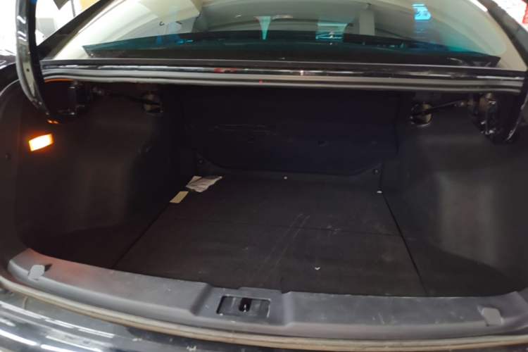 Used Hongqi E-QM5 2023 Base Travel Edition Trunk