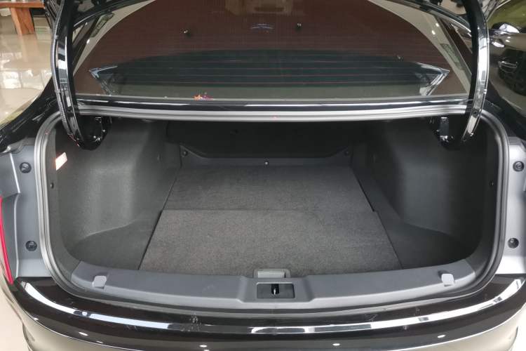 Used Hongqi E-QM5 2023 Revised Version Basic Travel Edition Trunk