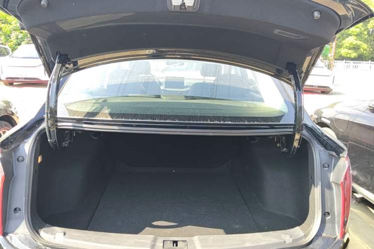 Used Hongqi E-QM5 2023 Revised Version Basic Travel Edition Trunk