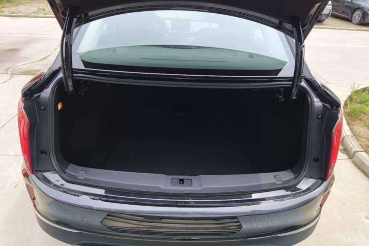 Used Hongqi E-QM5 2023 Revised Version Basic Travel Edition Trunk