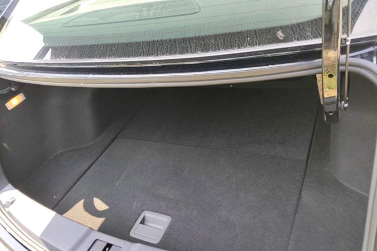 Used Hongqi E-QM5 2023 Revised Version Basic Travel Edition Trunk
