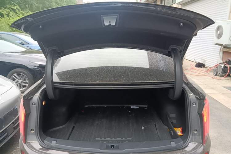 Used Hongqi E-QM5 2023 620km PLUS Trunk