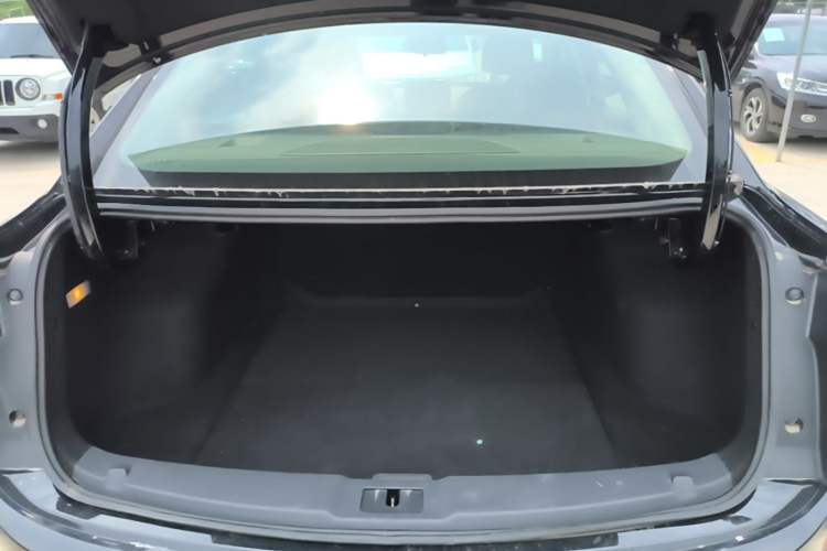 Used Hongqi E-QM5 2023 Revised Version Basic Travel Edition Trunk