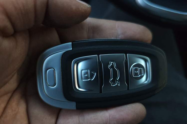 Used Hongqi E-QM5 2023 Base Travel Edition Vehicle Key