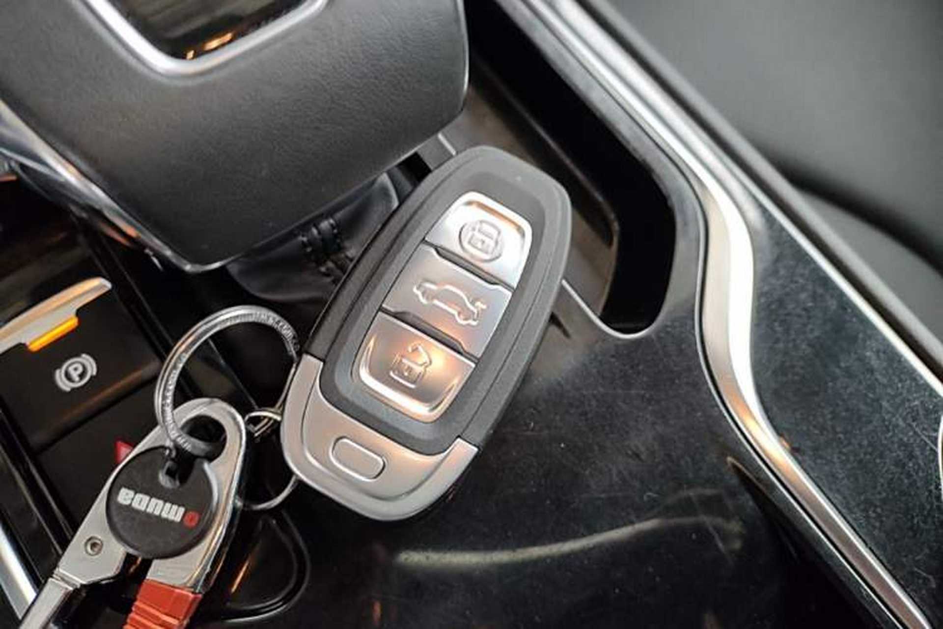 Used Hongqi E-QM5 2023 Revised Version Basic Travel Edition Vehicle Key