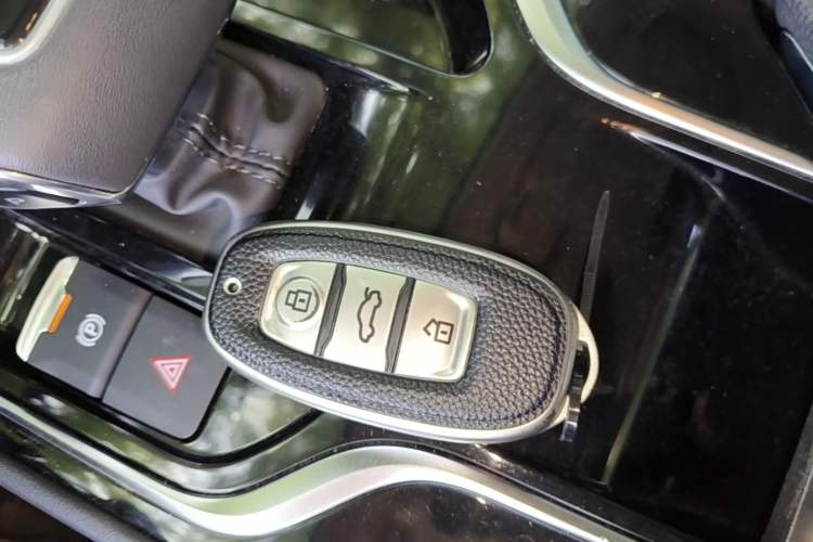 Used Hongqi E-QM5 2023 Base Travel Edition Vehicle Key