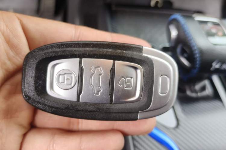 Used Hongqi E-QM5 2023 Base Travel Edition Vehicle Key