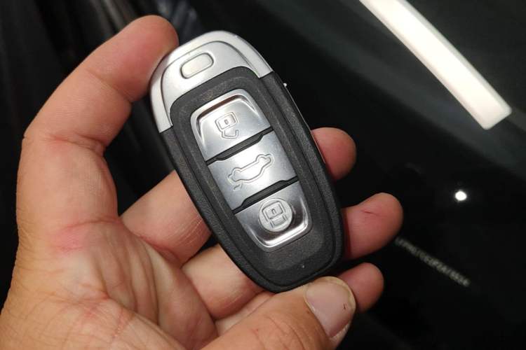 Used Hongqi E-QM5 2023 Revised Version Basic Travel Edition Vehicle Key