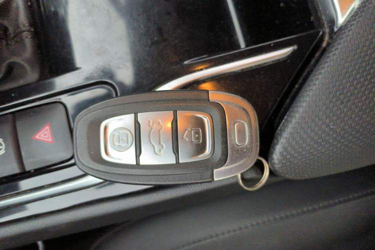 Used Hongqi E-QM5 2023 620km PLUS Vehicle Key